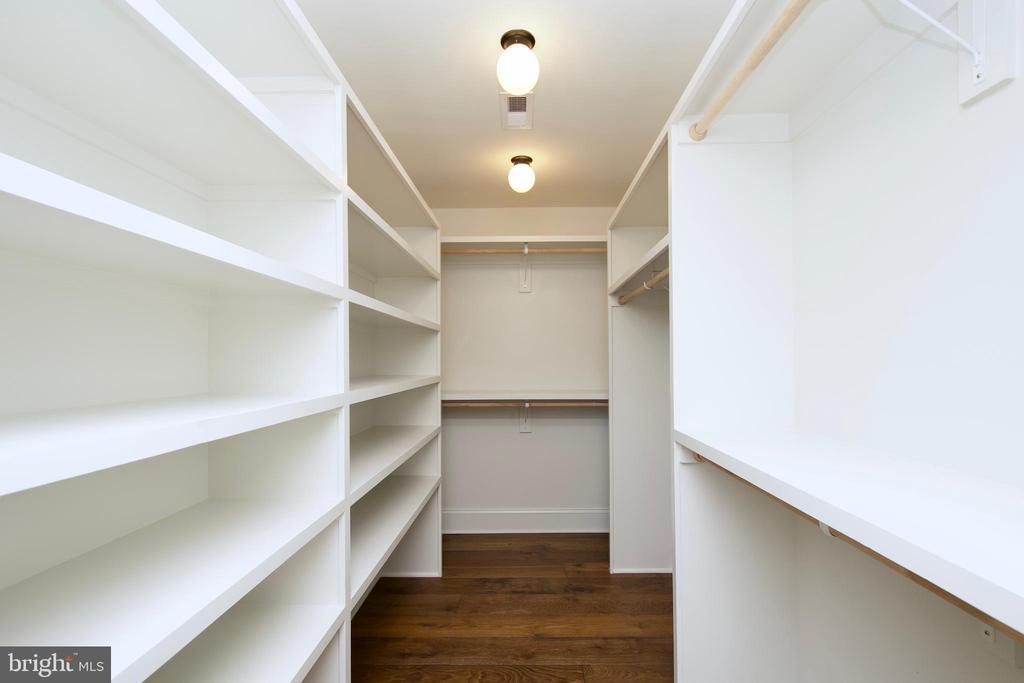 109 E ALEXANDRIA AVENUE