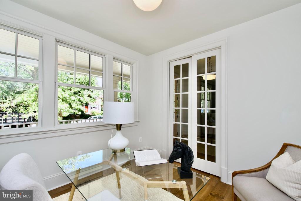109 E ALEXANDRIA AVENUE