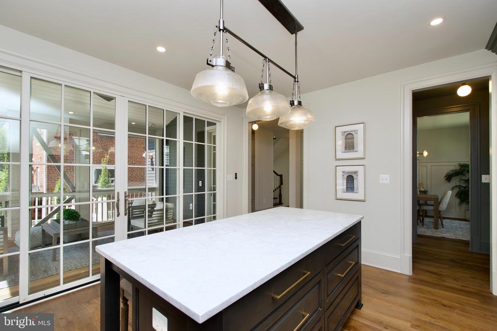 109 E ALEXANDRIA AVENUE