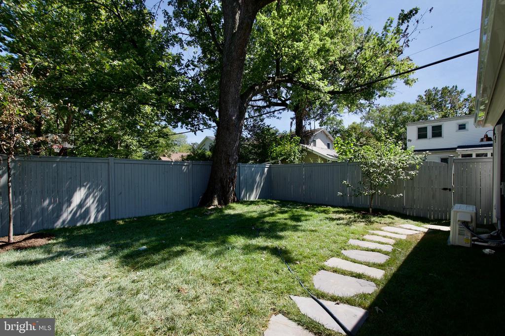 109 E ALEXANDRIA AVENUE