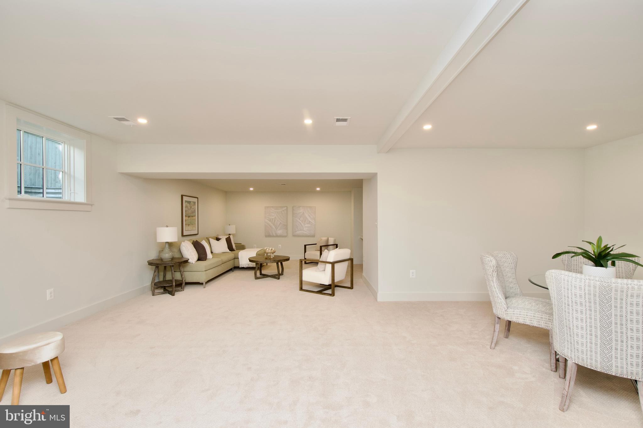 109 E ALEXANDRIA AVENUE