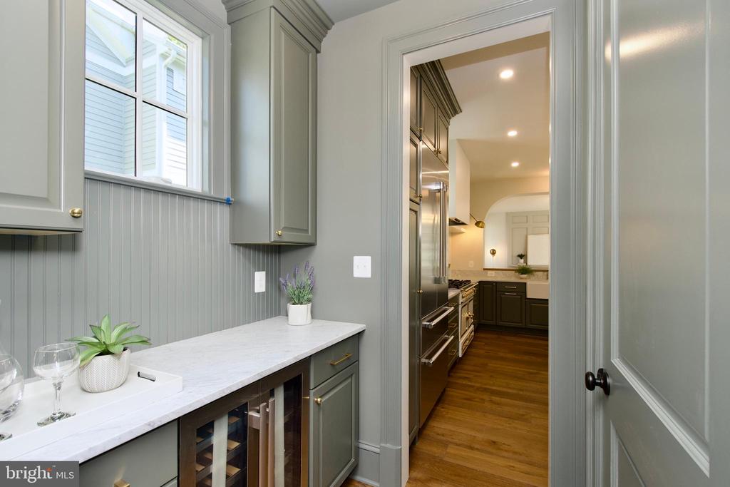 109 E ALEXANDRIA AVENUE