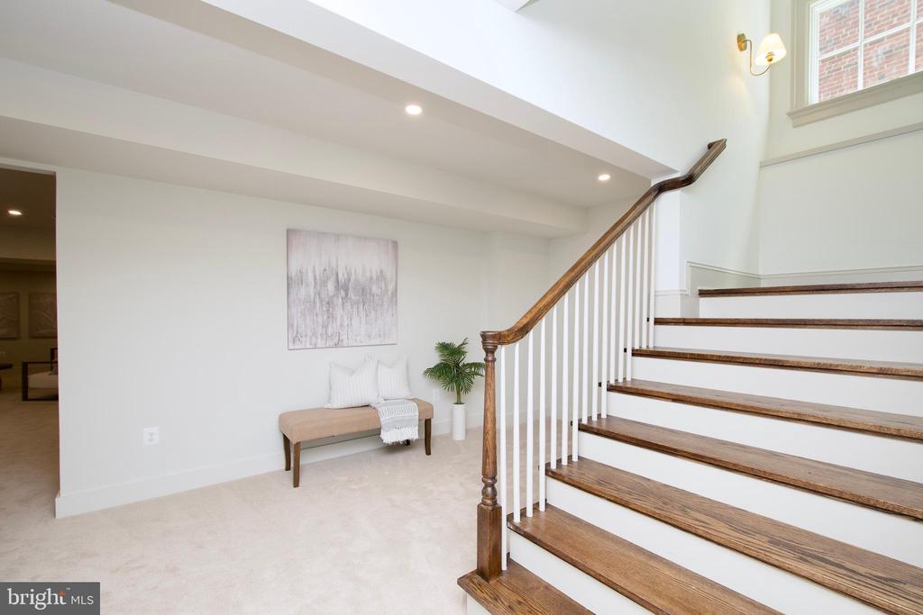 109 E ALEXANDRIA AVENUE