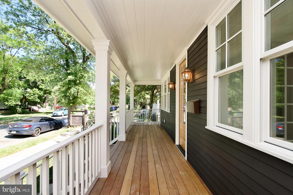 109 E ALEXANDRIA AVENUE
