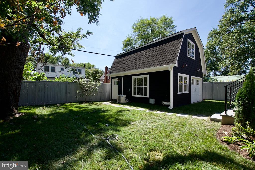 109 E ALEXANDRIA AVENUE