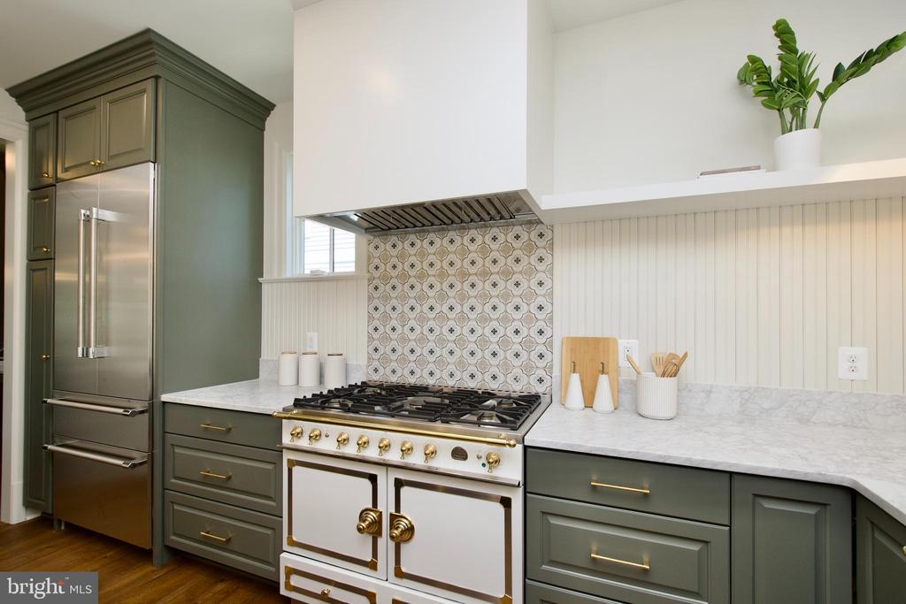 109 E ALEXANDRIA AVENUE