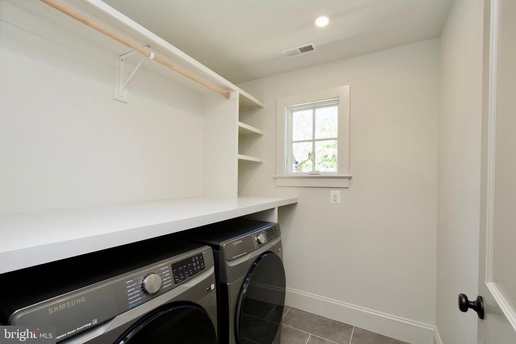 109 E ALEXANDRIA AVENUE