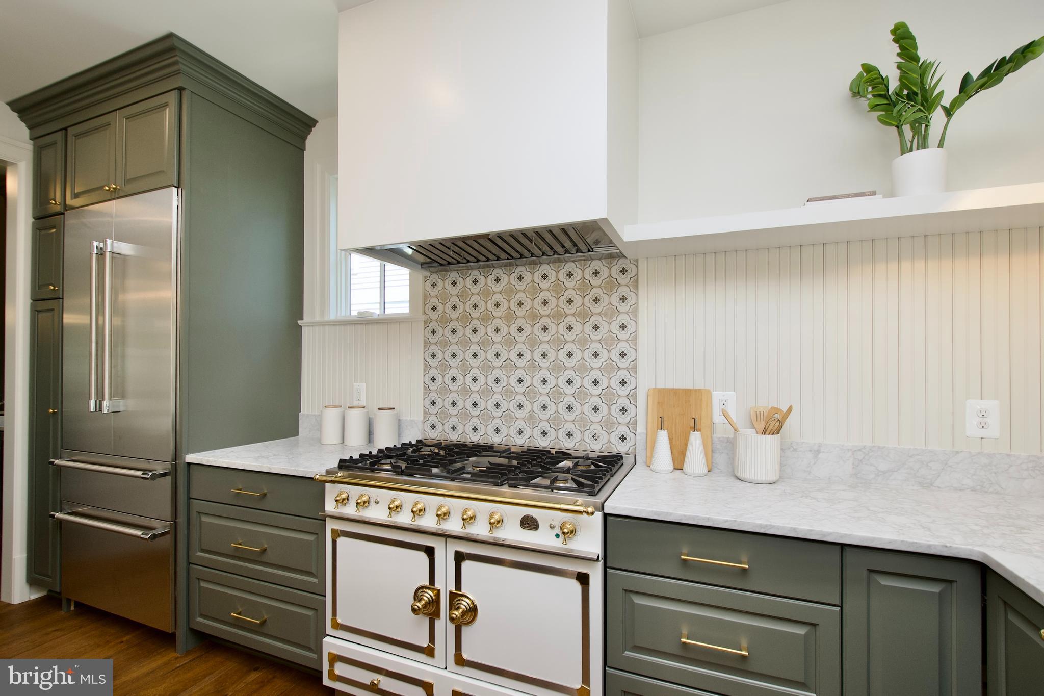 109 E ALEXANDRIA AVENUE