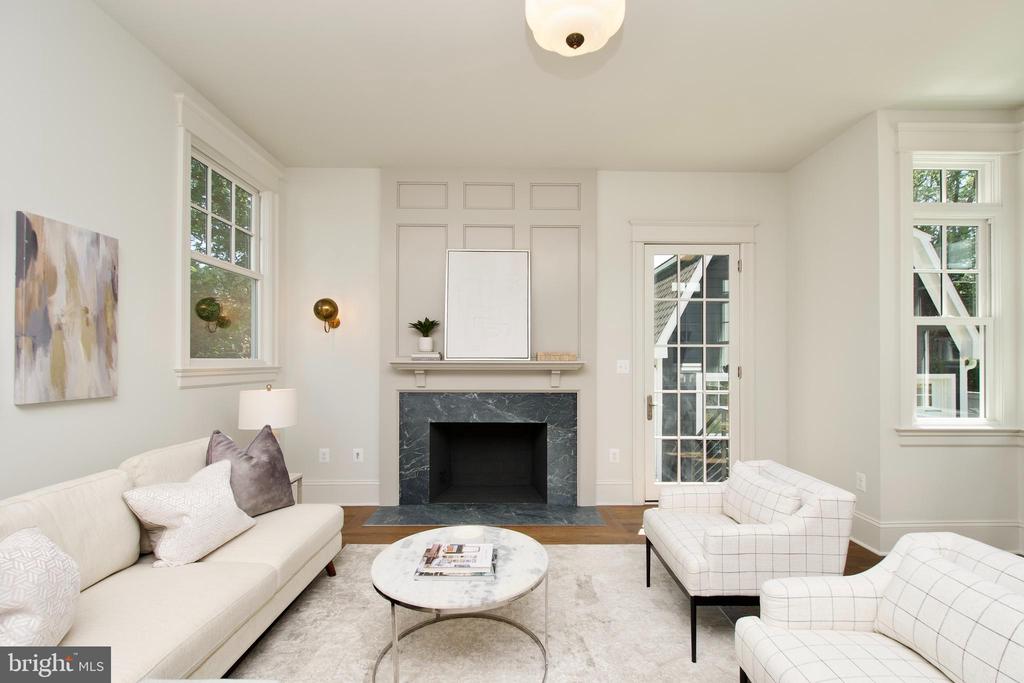 109 E ALEXANDRIA AVENUE