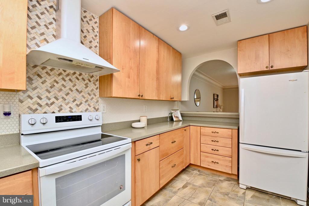 1034 N ROYAL STREET N 1034