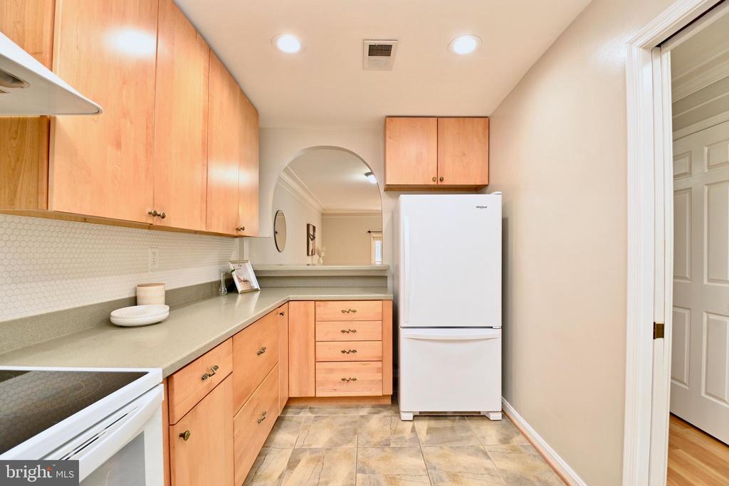 1034 N ROYAL STREET N 1034