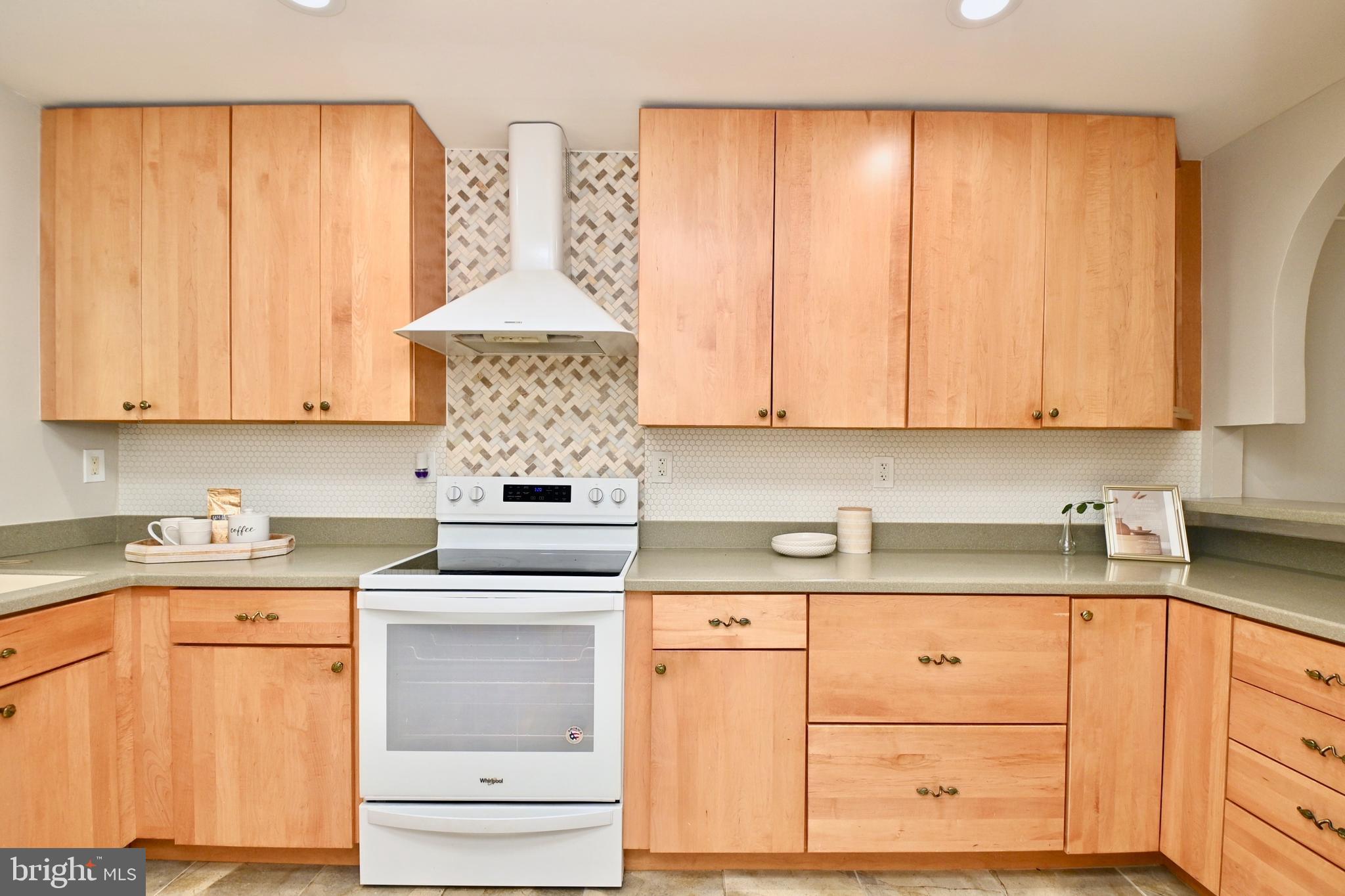 1034 N ROYAL STREET N 1034