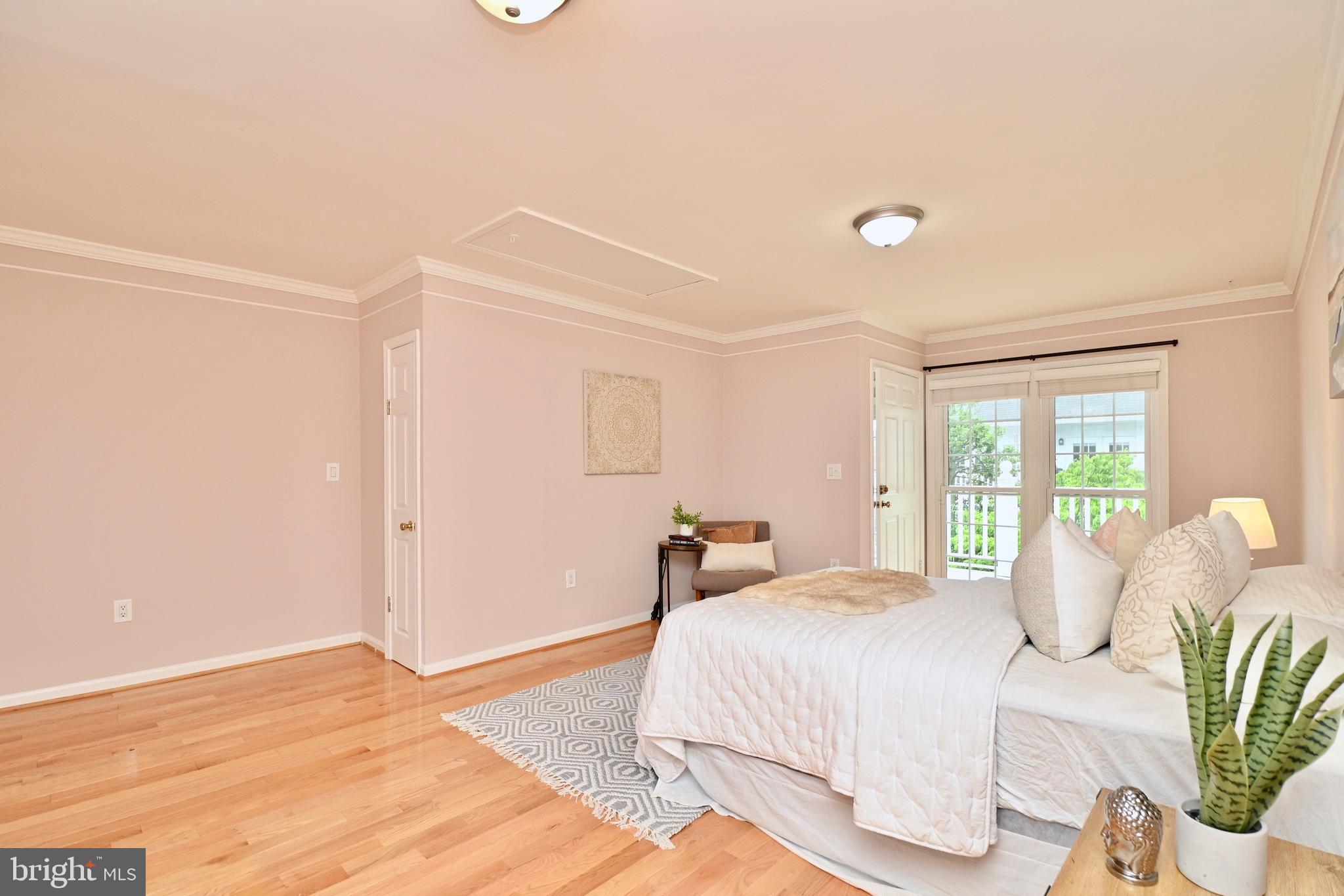 1034 N ROYAL STREET N 1034
