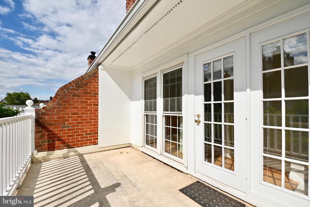 1034 N ROYAL STREET N 1034