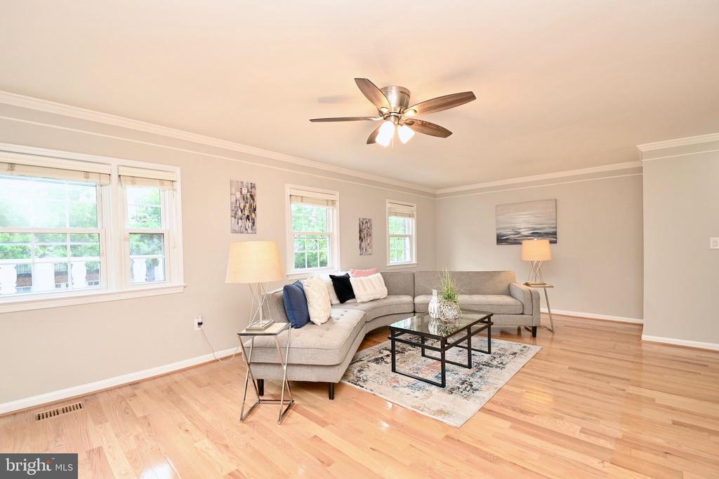 1034 N ROYAL STREET N 1034
