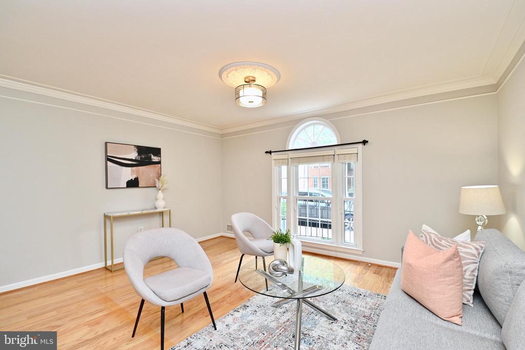 1034 N ROYAL STREET N 1034