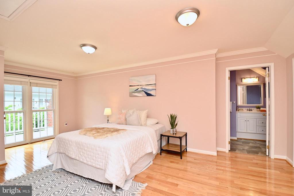 1034 N ROYAL STREET N 1034