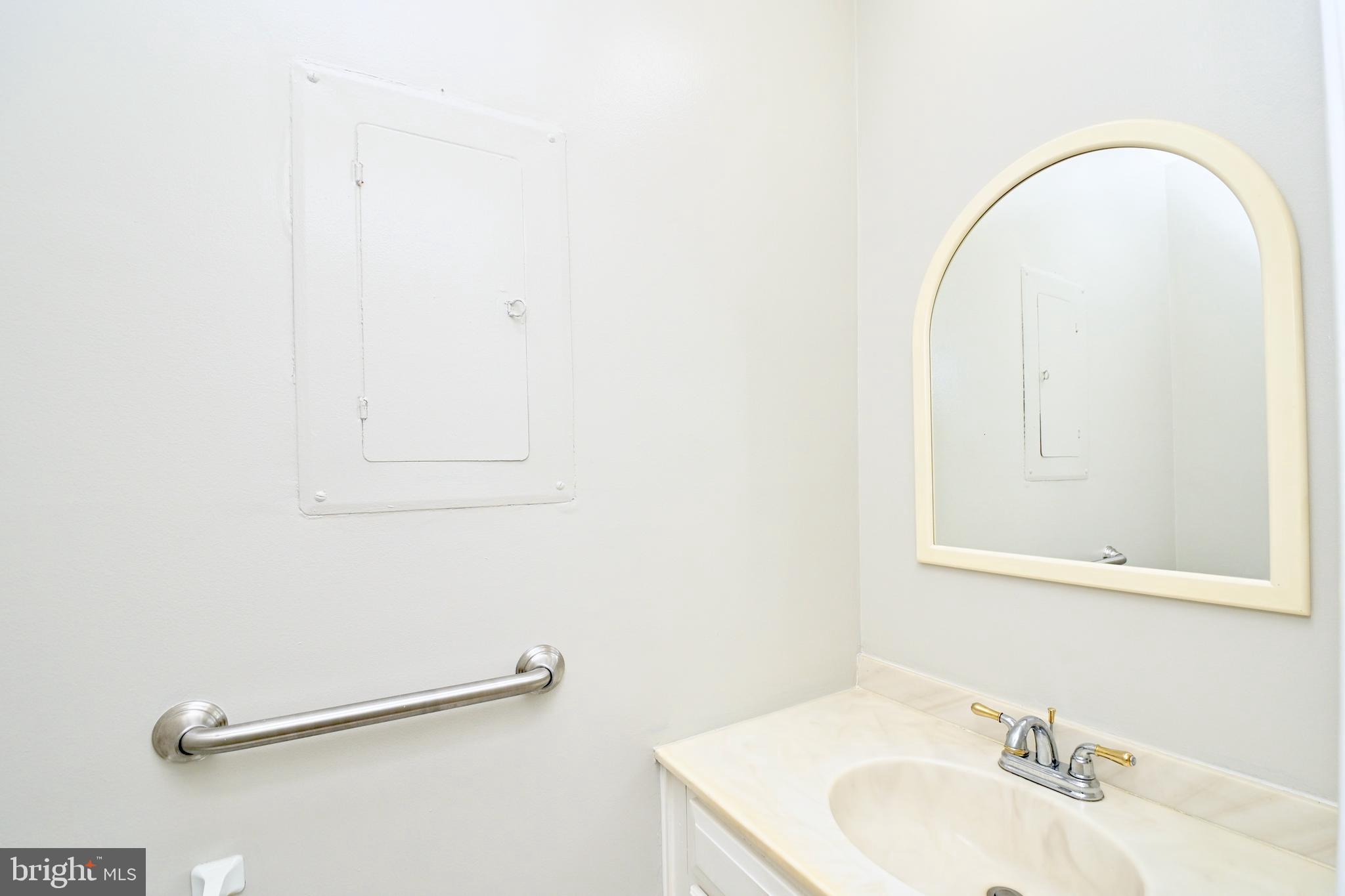 1034 N ROYAL STREET N 1034