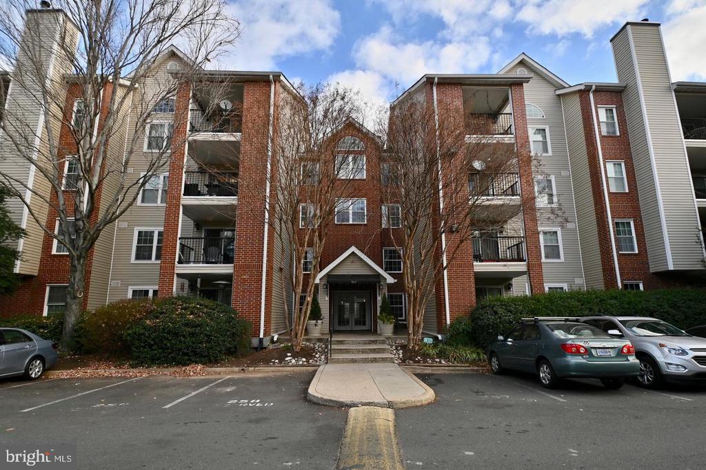3315 WYNDHAM CIRCLE 4236