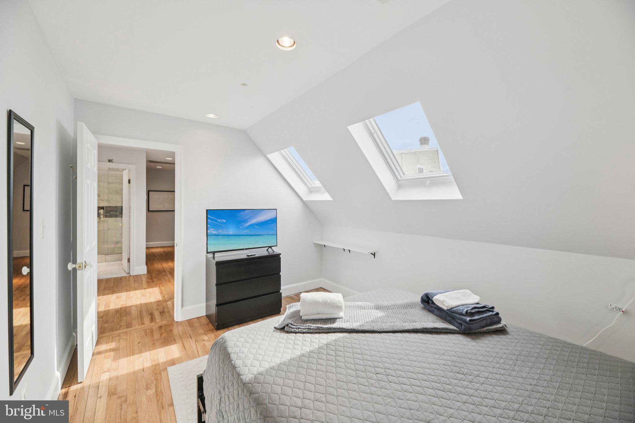 10 IRVING COURT