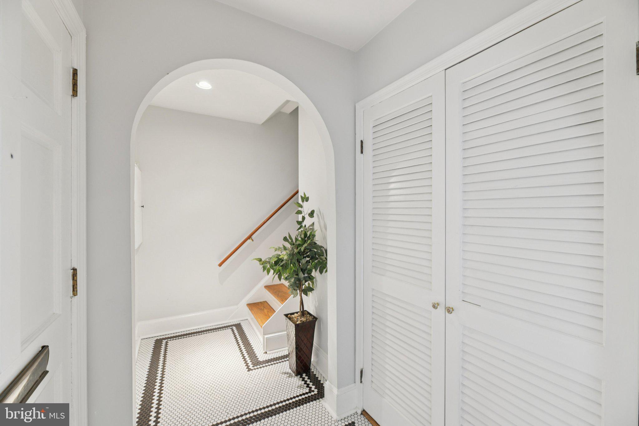 10 IRVING COURT