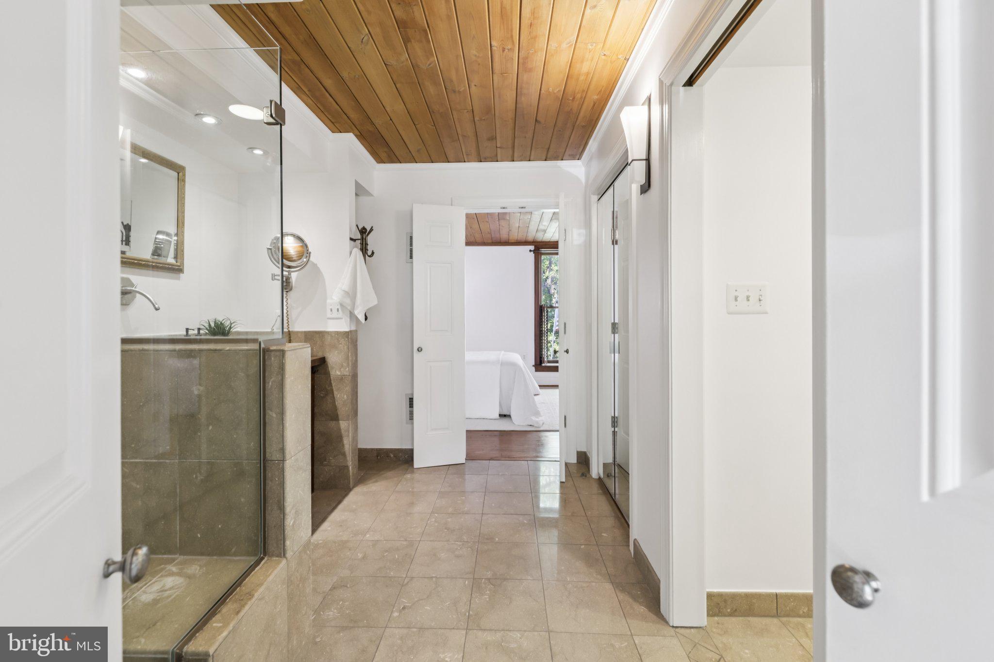 10 MUIRS COURT
