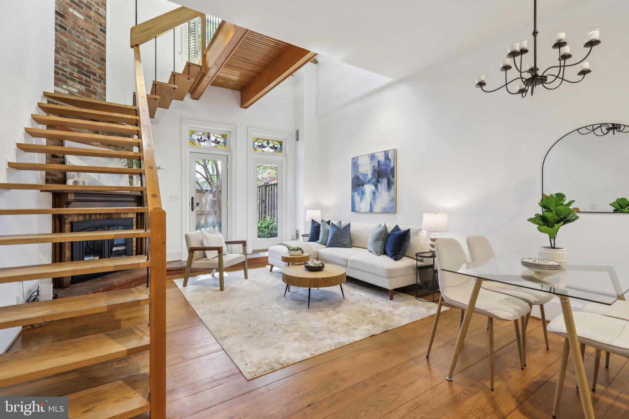 10 MUIRS COURT