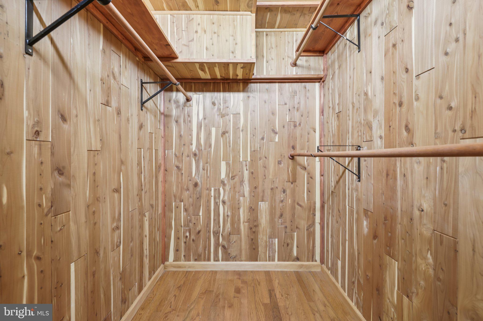 10 MUIRS COURT