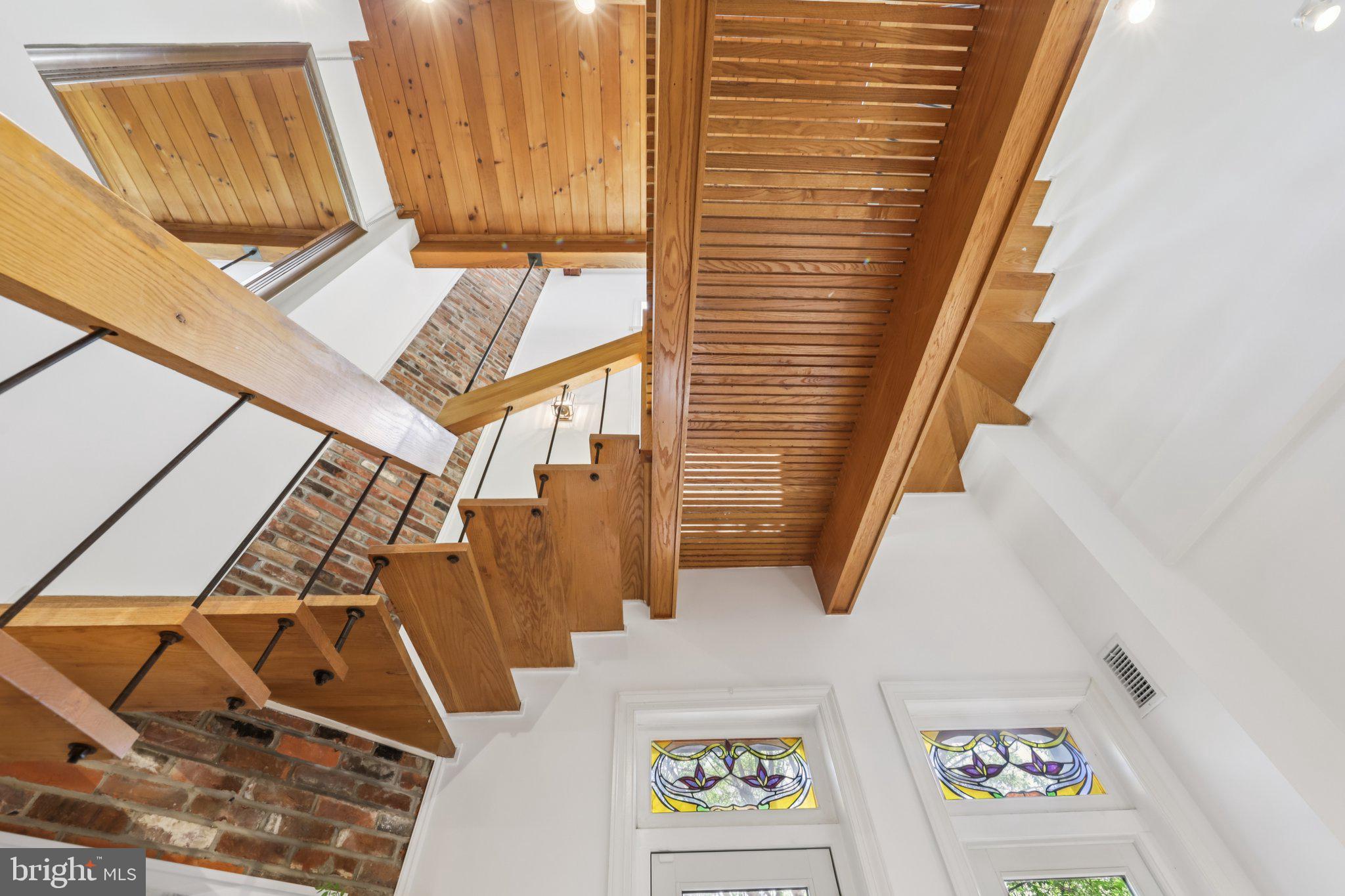 10 MUIRS COURT