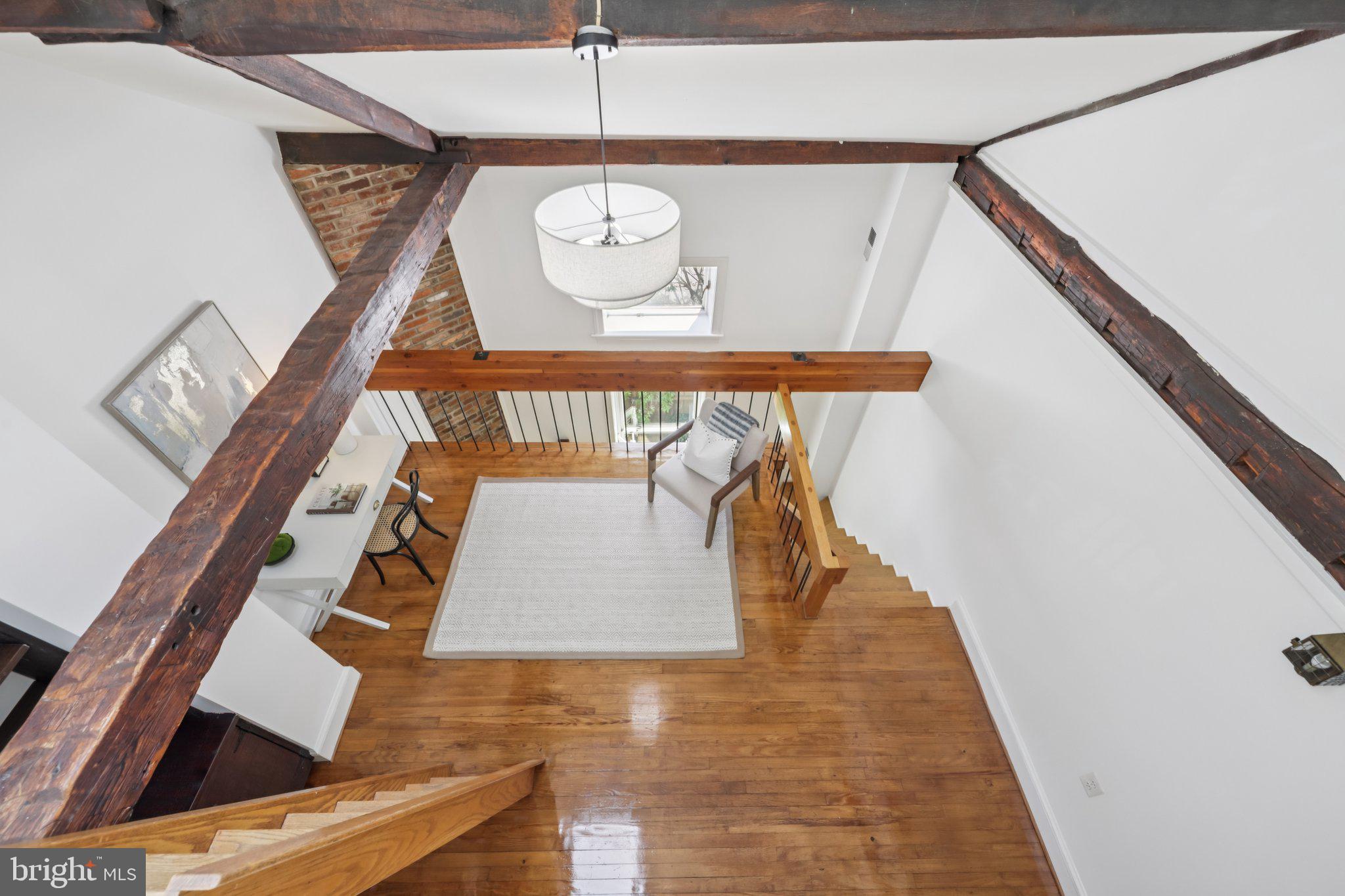 10 MUIRS COURT