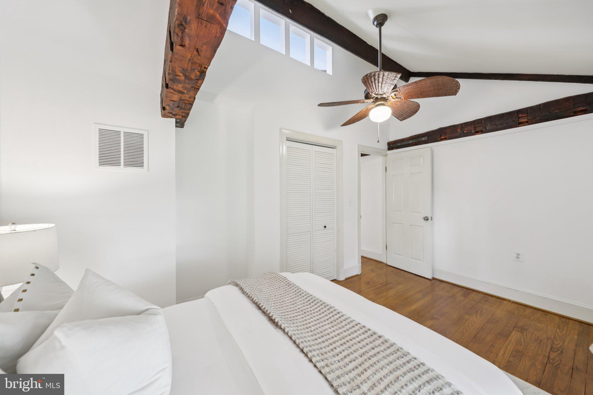 10 MUIRS COURT