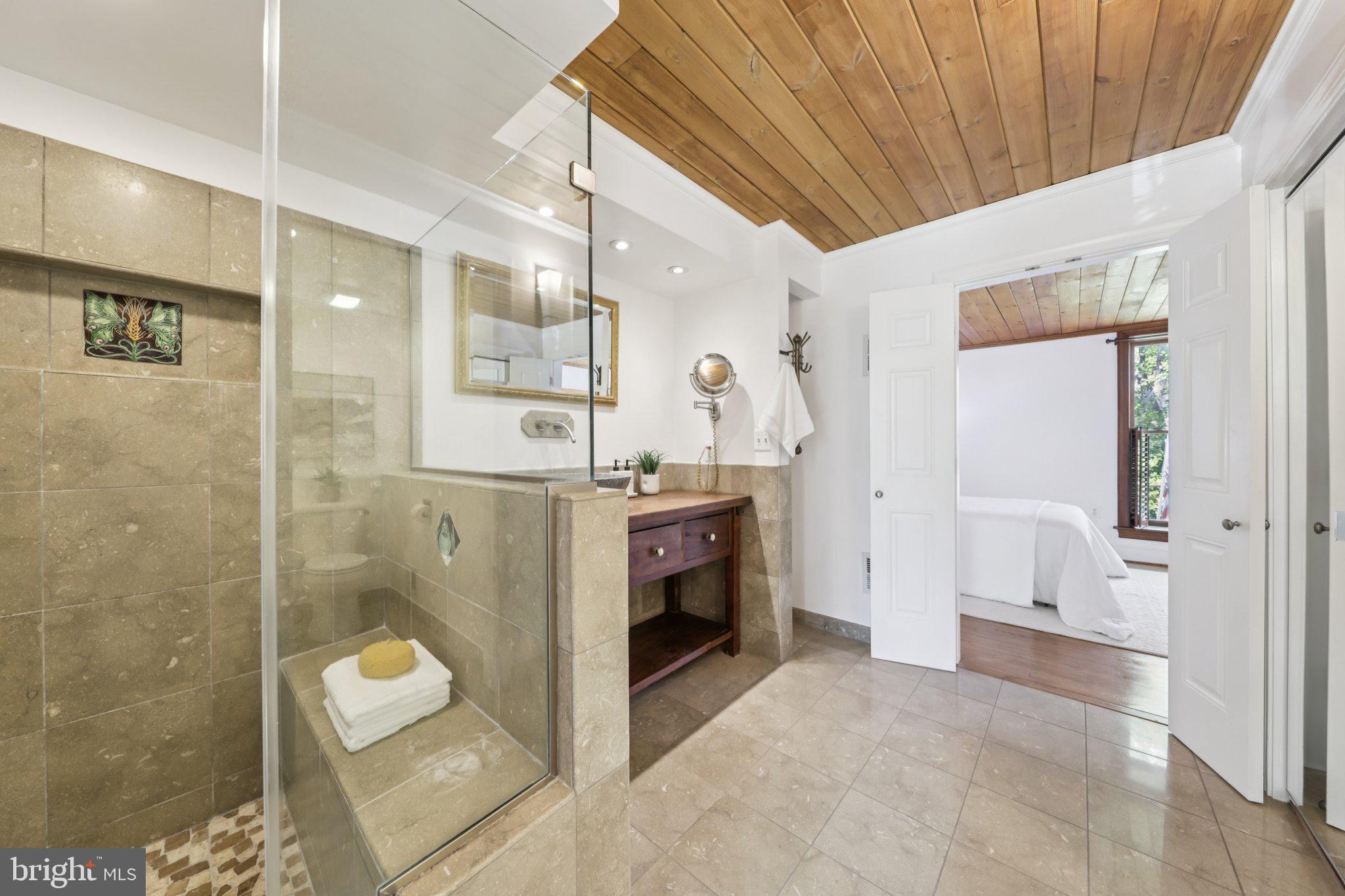10 MUIRS COURT