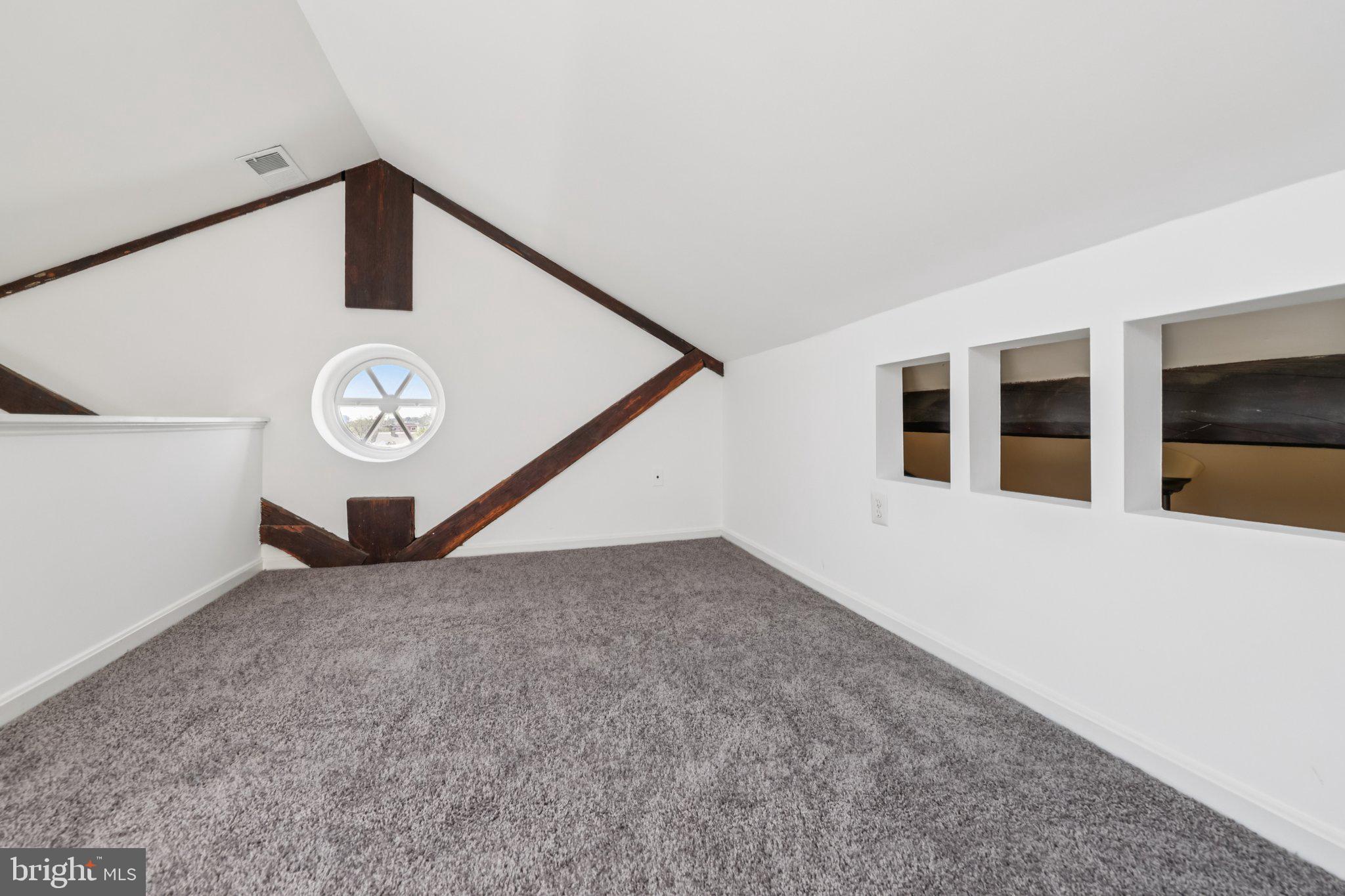 10 MUIRS COURT