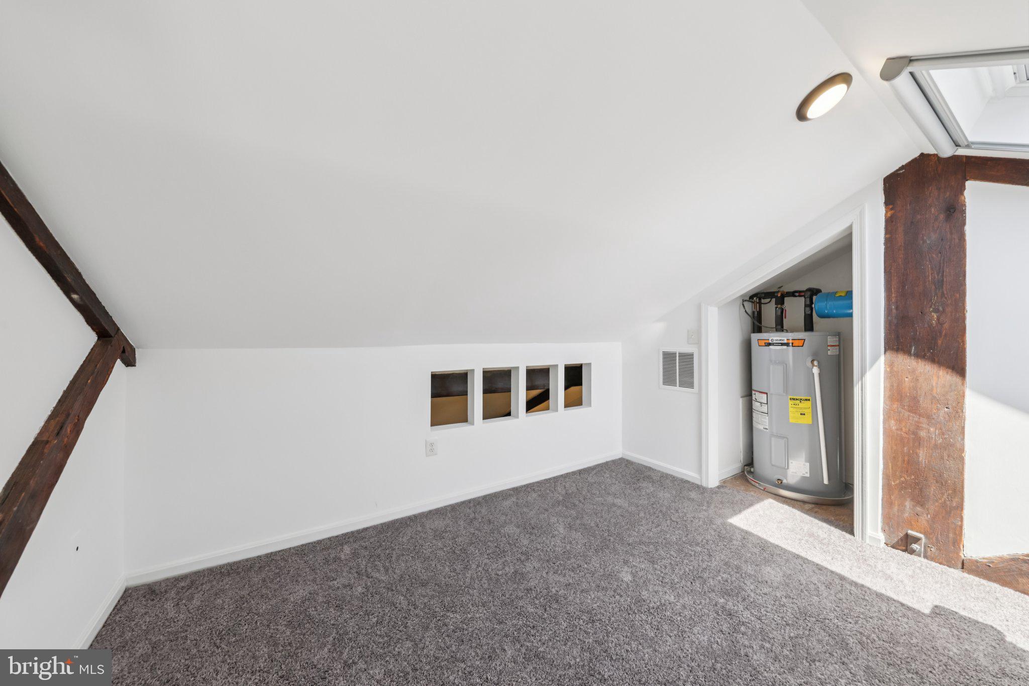 10 MUIRS COURT