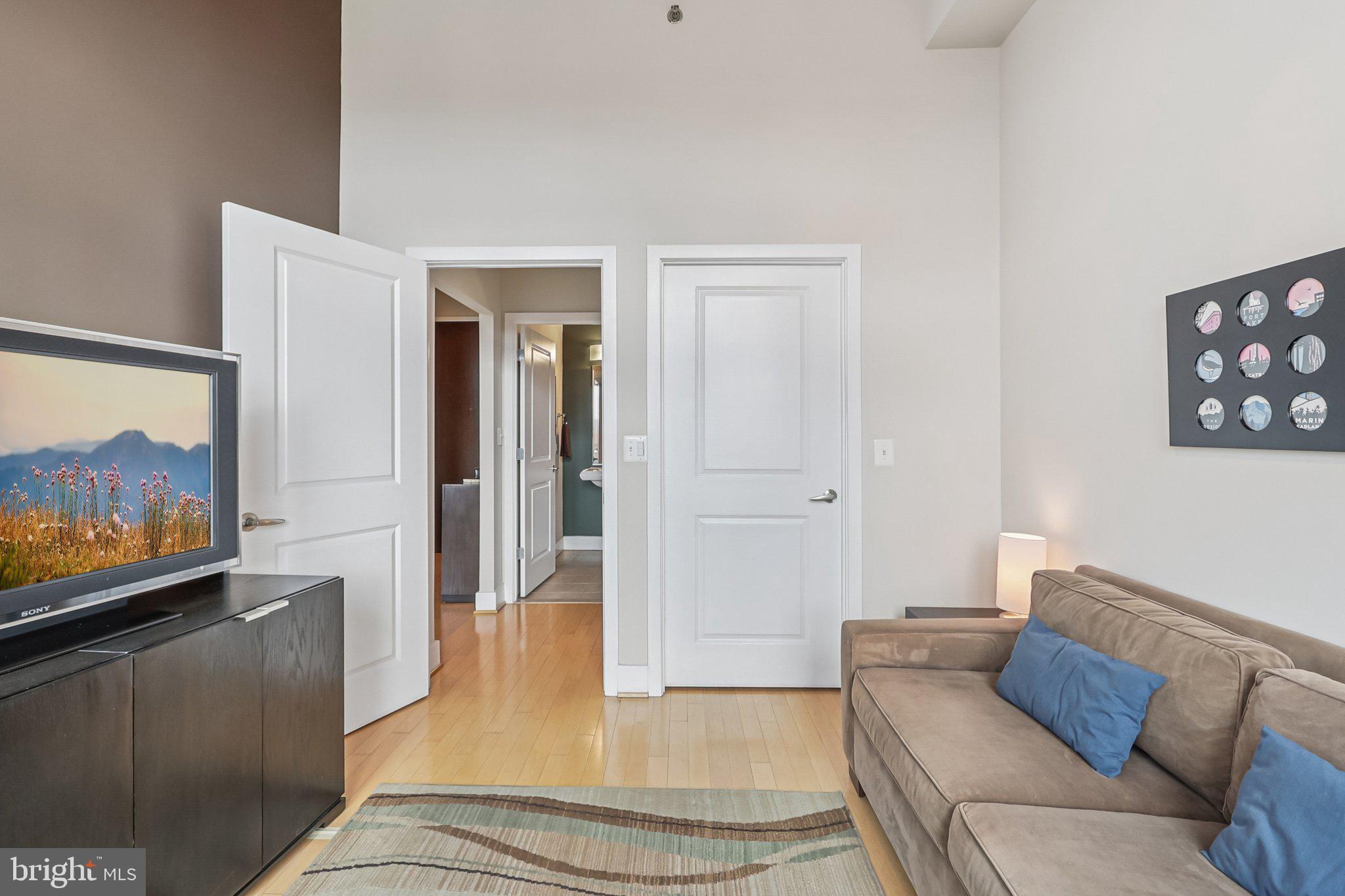 520 JOHN CARLYLE STREET 432