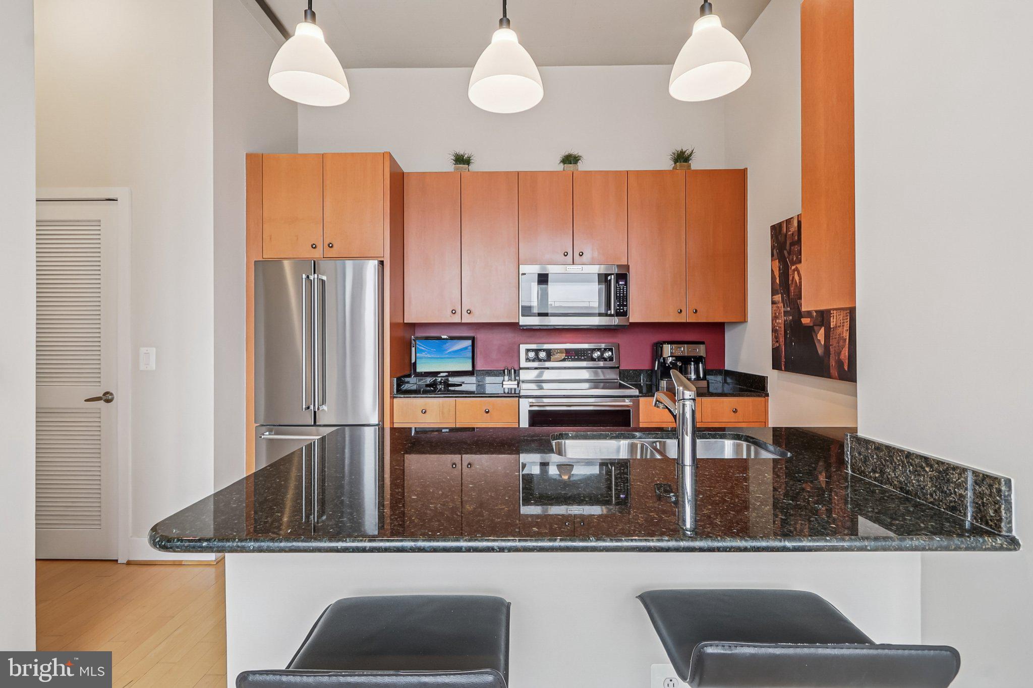520 JOHN CARLYLE STREET 432