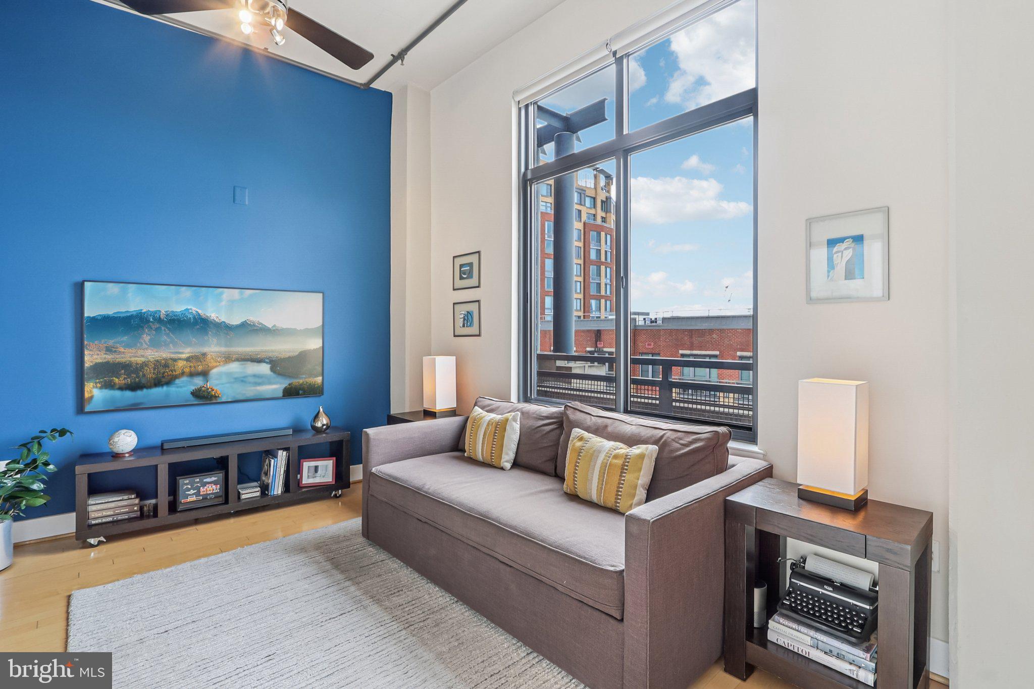 520 JOHN CARLYLE STREET 432