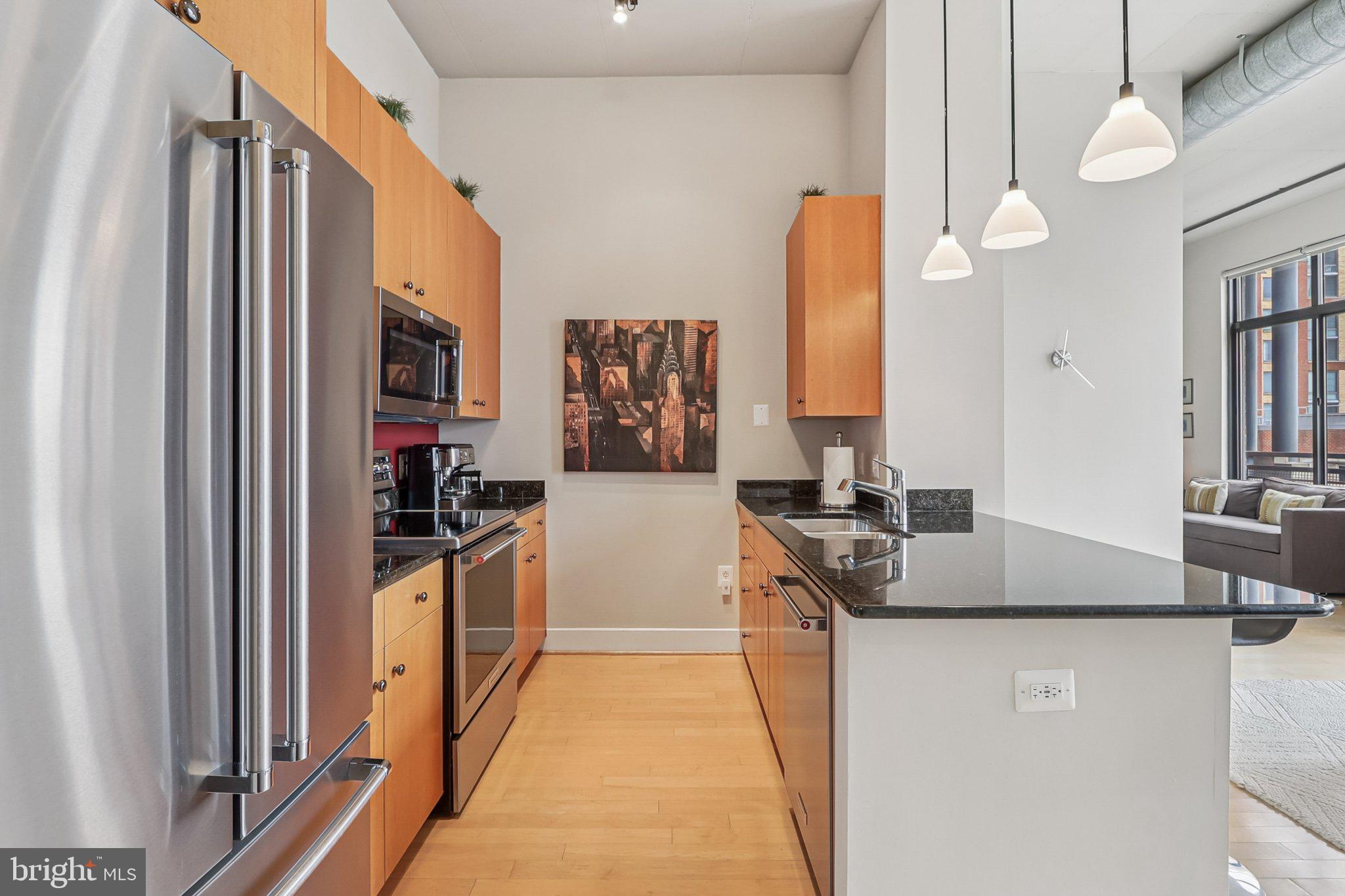520 JOHN CARLYLE STREET 432