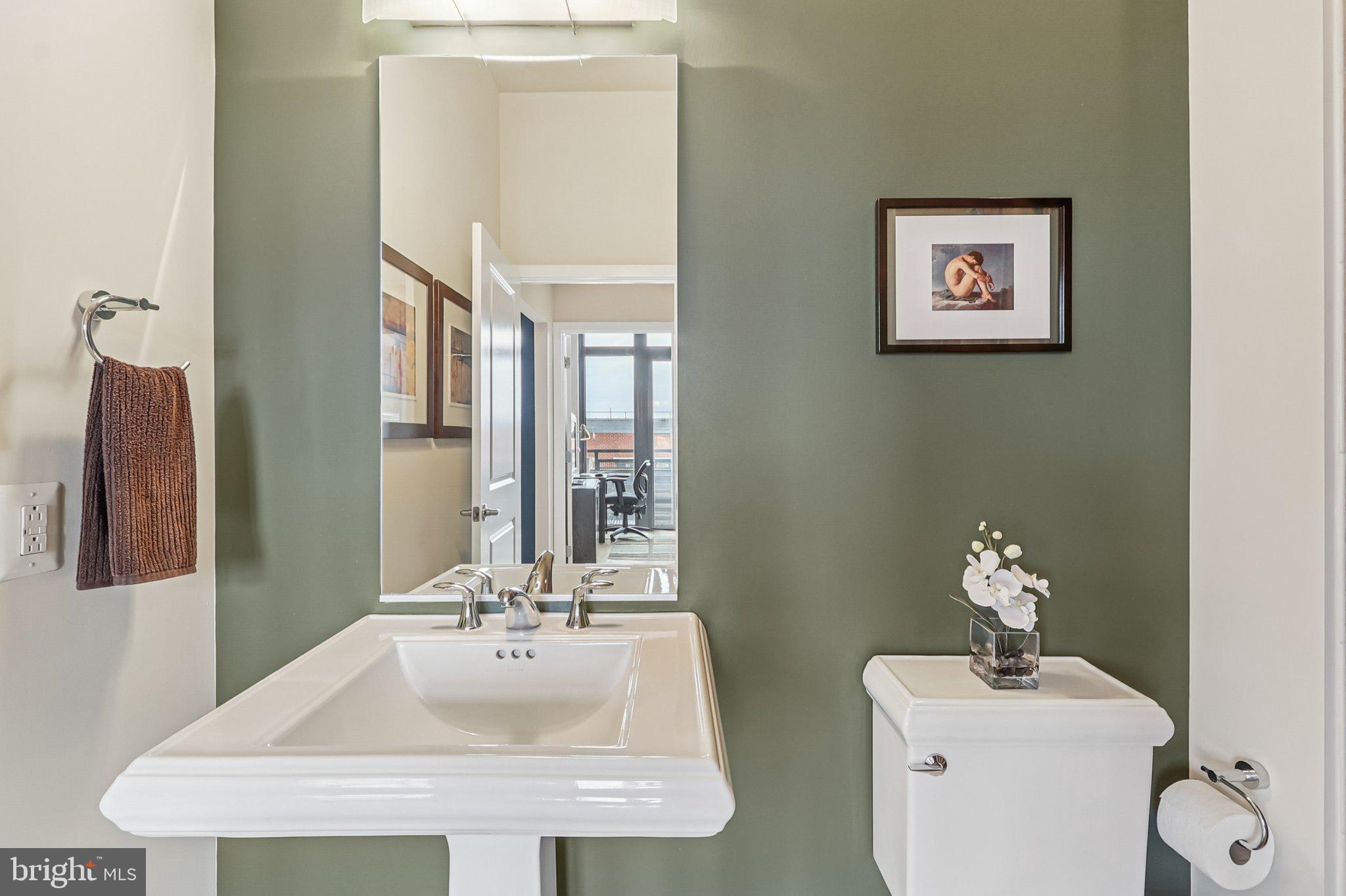 520 JOHN CARLYLE STREET 432