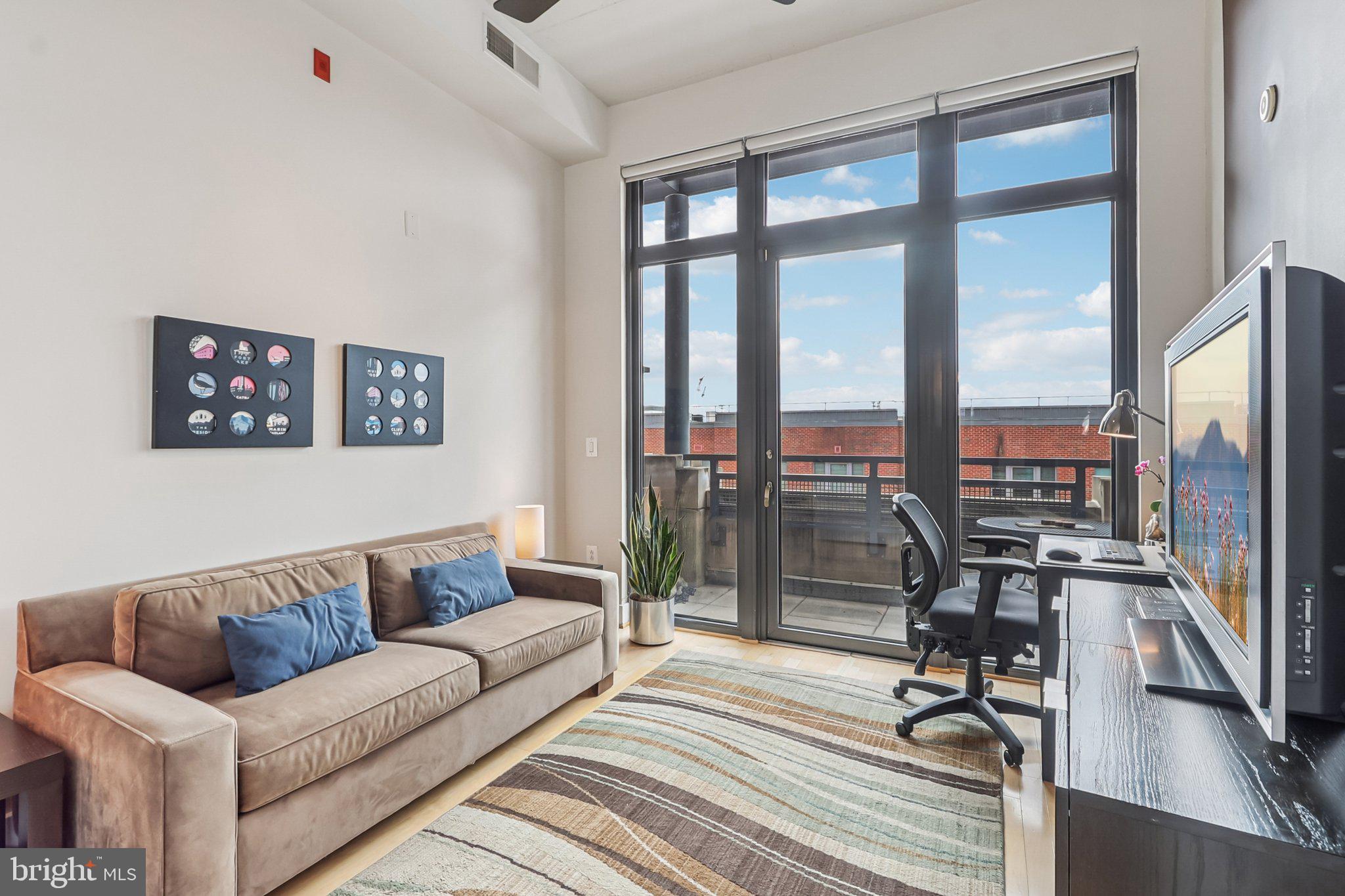 520 JOHN CARLYLE STREET 432