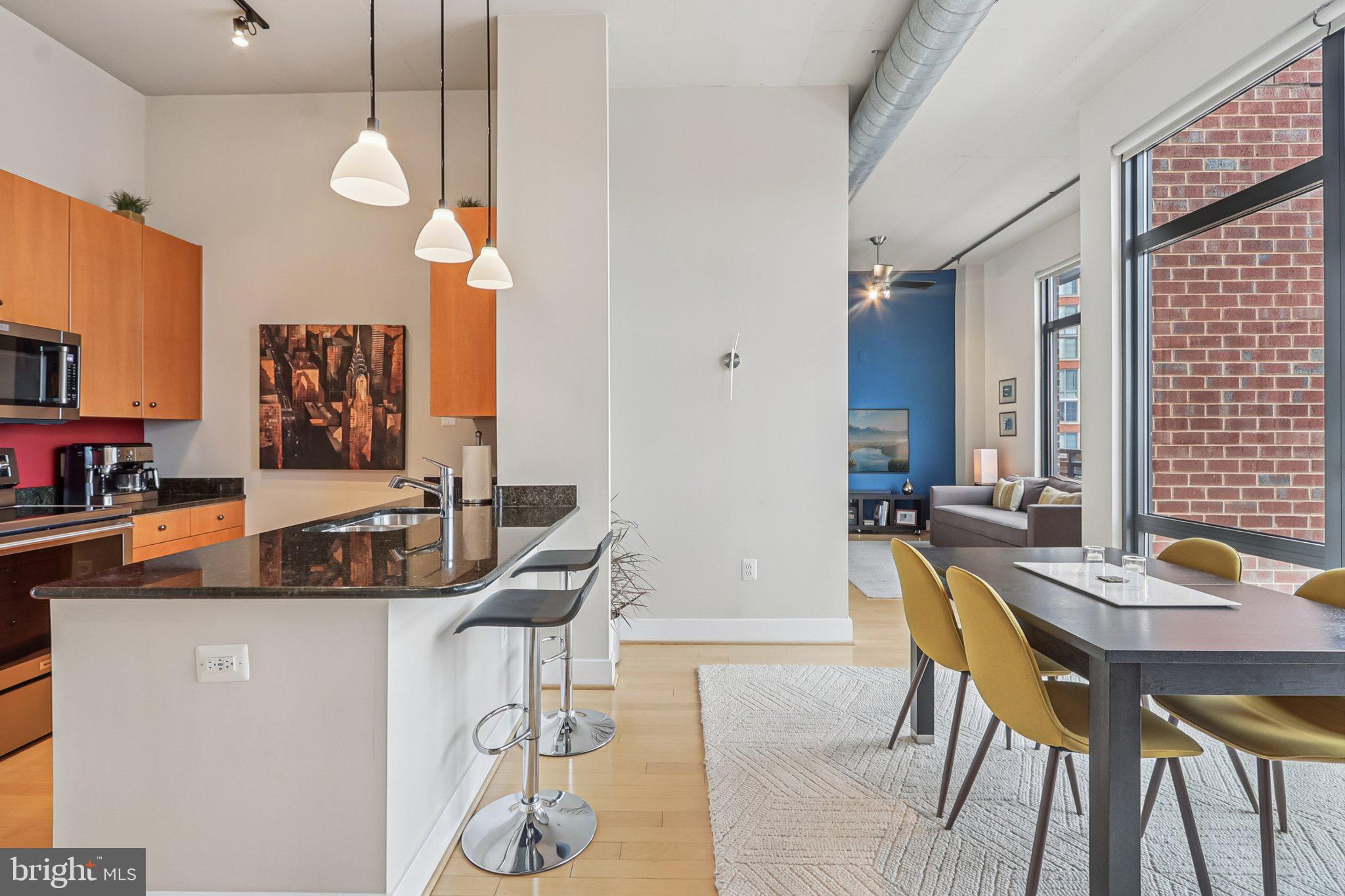 520 JOHN CARLYLE STREET 432