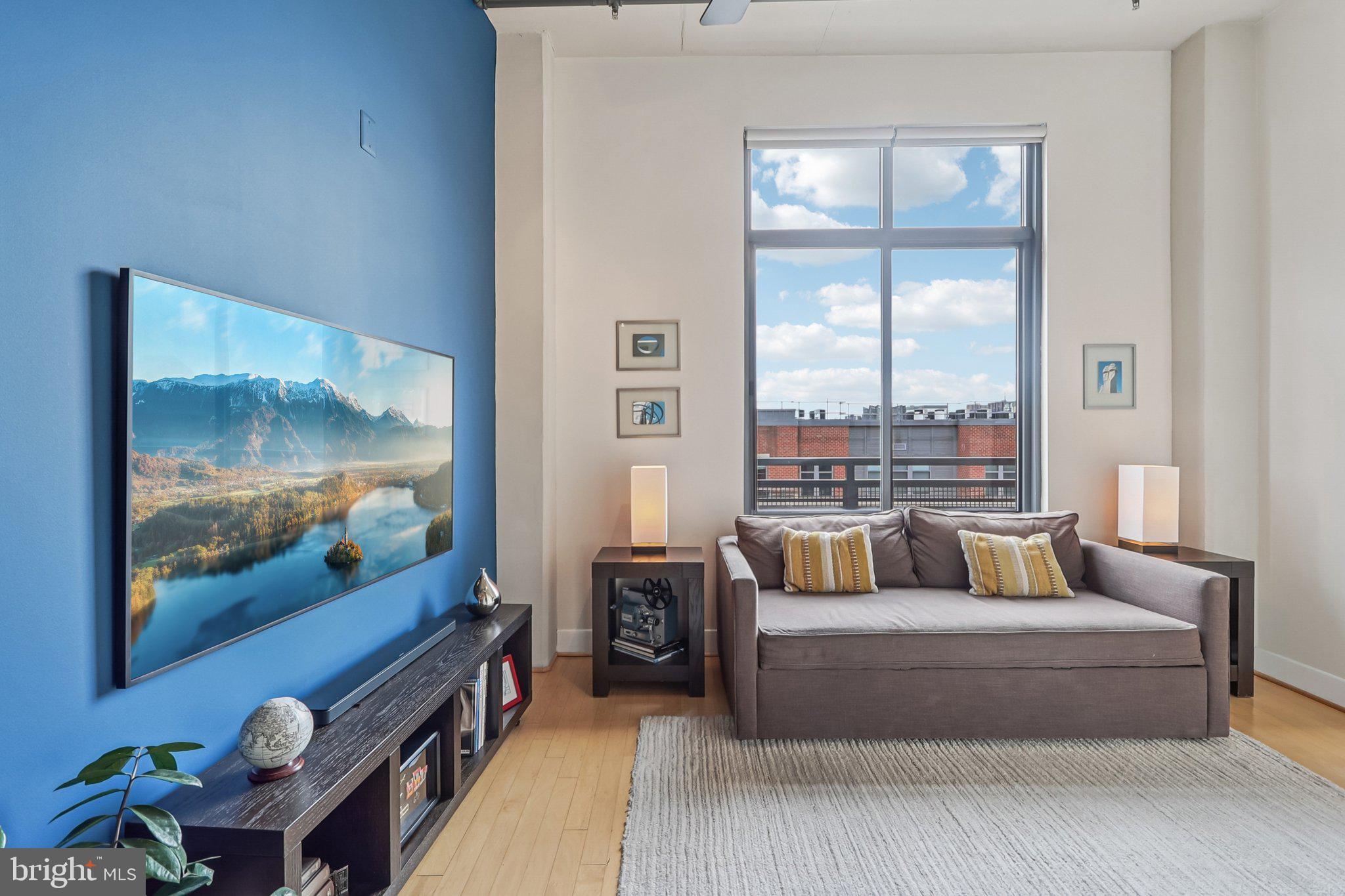 520 JOHN CARLYLE STREET 432