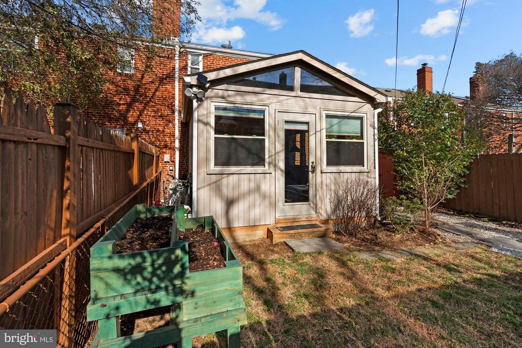 1418 DOGWOOD DRIVE