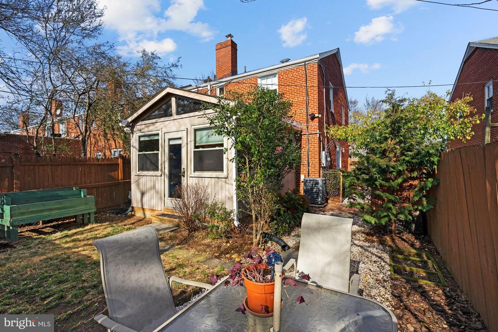 1418 DOGWOOD DRIVE