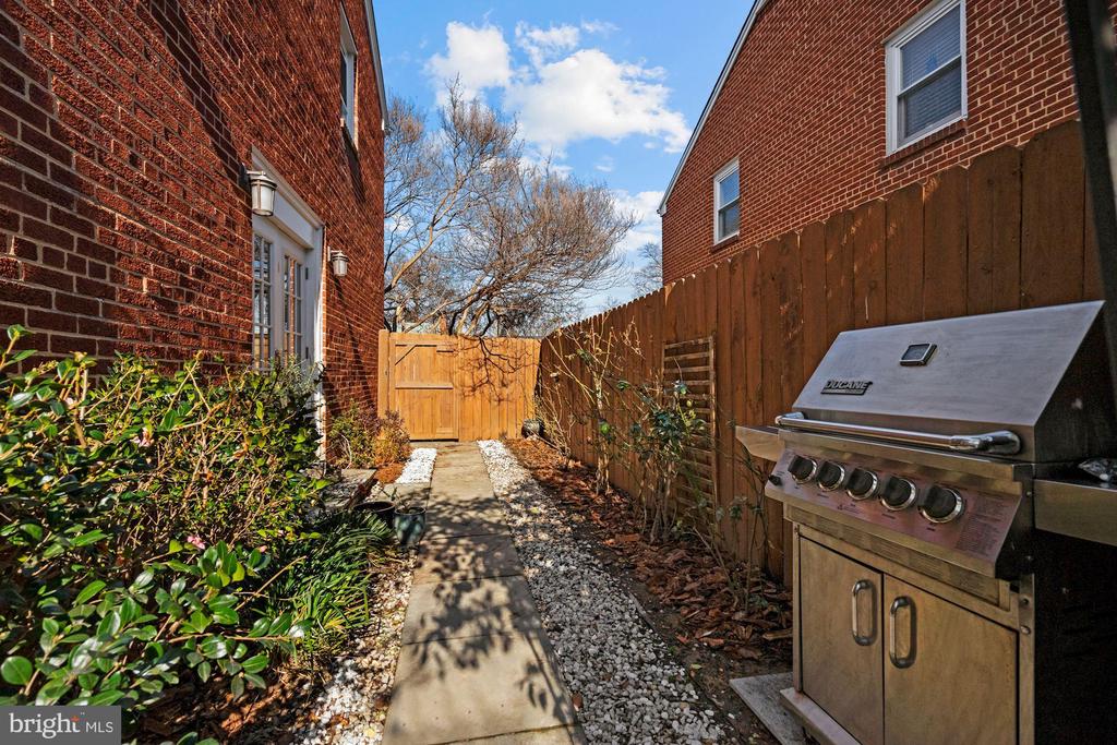 1418 DOGWOOD DRIVE