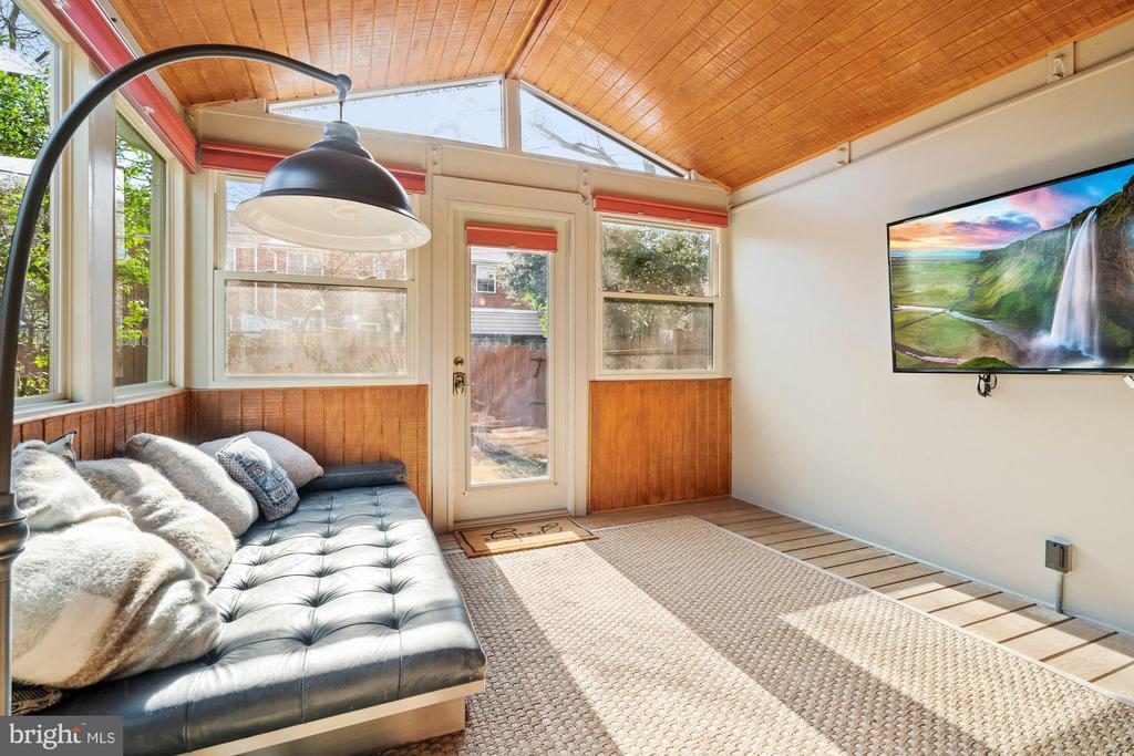 1418 DOGWOOD DRIVE
