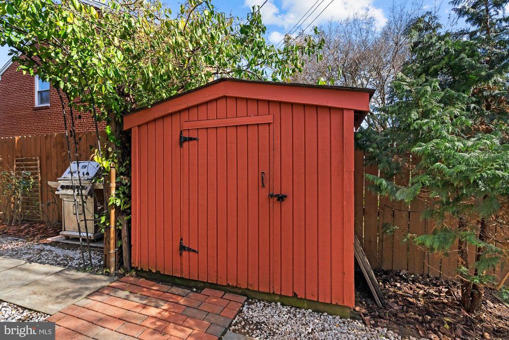 1418 DOGWOOD DRIVE