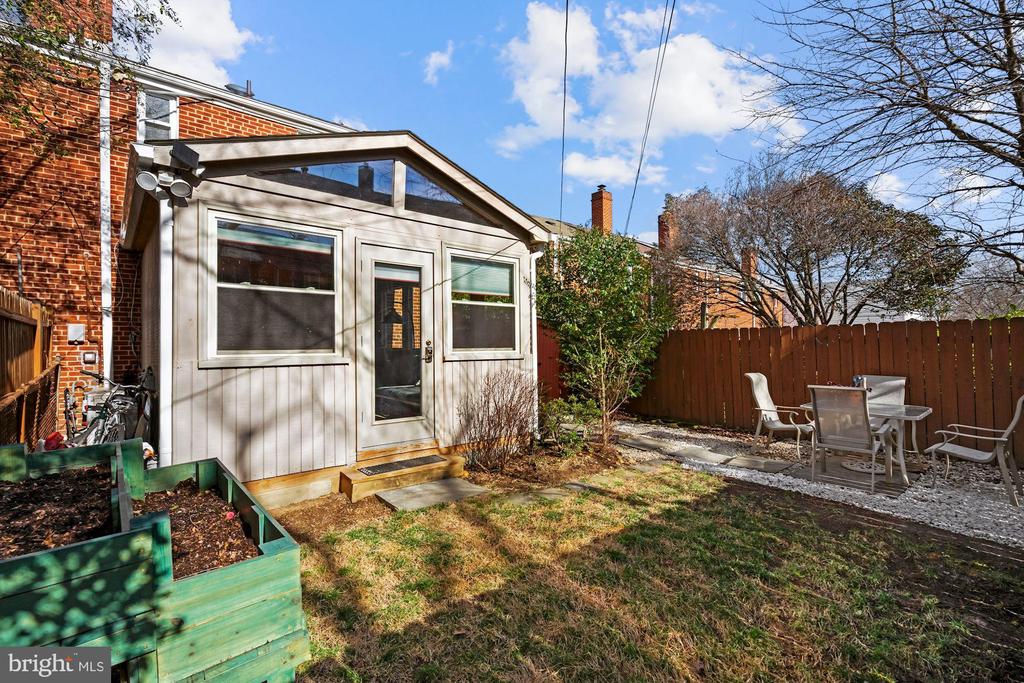 1418 DOGWOOD DRIVE