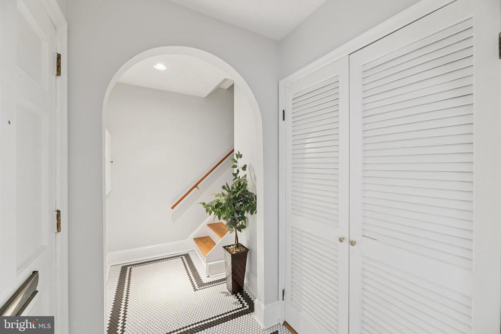 10 IRVING COURT