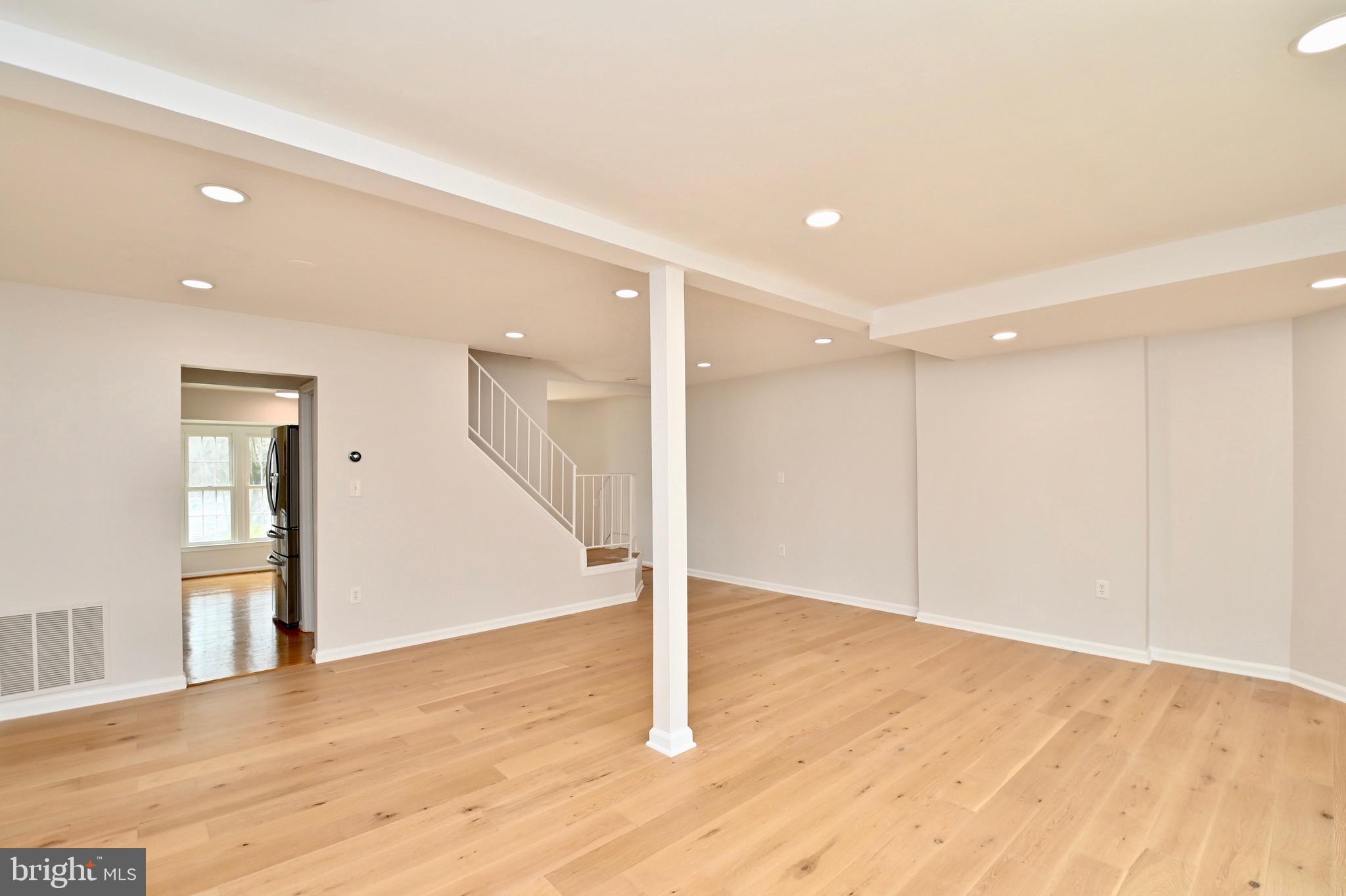 9015 GILTINAN COURT